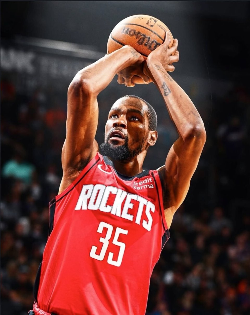 记者：今年租借效力大阪樱花的拉斐尔正与一家中国俱乐部谈判