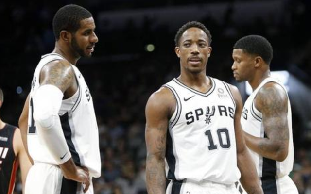 [NBA]爵士反击！森萨博拉杆上篮打成2+1