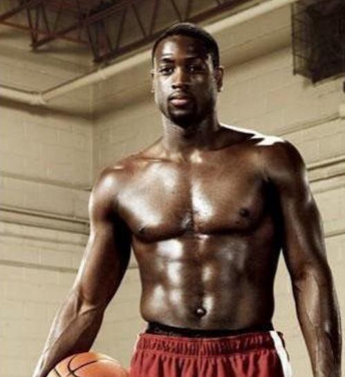 微笑刺客：舆论对乔丹和詹姆斯搞双标！不理解现在还有人吹乔丹！