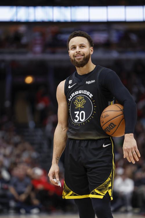 卡尔·瑞普肯开始其连续出赛之旅，这位巴尔的摩游击手正在默默书写不朽神话