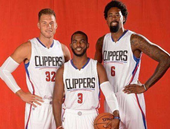 每体：莱万愿意接受降薪+替补，2026年初将和巴萨再谈