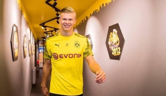 如此迎来职业生涯世预赛谢幕战？C罗国家队生涯首次染红