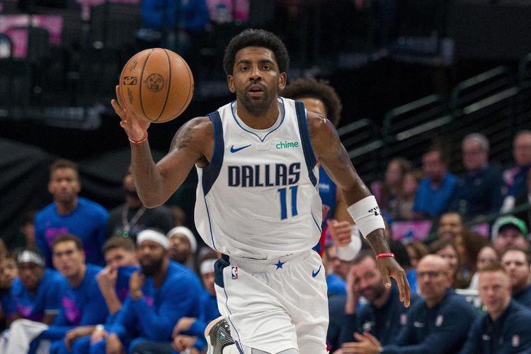 记者：申花今天下午飞赴天津，于汉超、戴伟浚等人随队出征