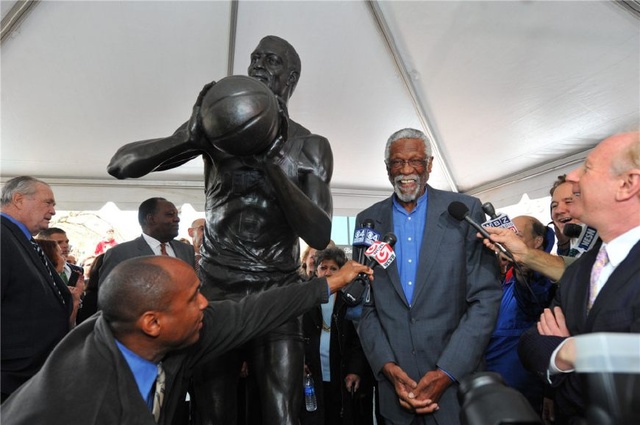 哈登带伤随队出征快船冲刺季后赛关键战