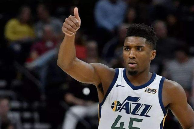 2025 赛季：中信兄弟队核心游击手江坤宇达成 CPBL 生涯第 500 次双杀策动纪录