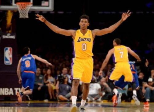 西甲：皇马击退赫罗纳 积分紧追巴萨