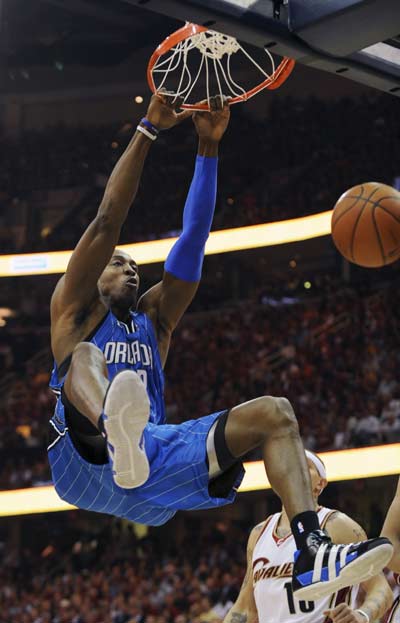 跟队：布伦特福德和桑德兰有意圣地亚哥，但球员想在米兰立足