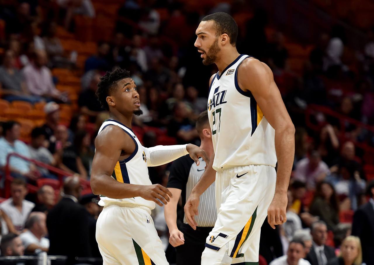 旧金山巨人在 2021 年凭借 107 胜惊险终结道奇的西区连霸地位